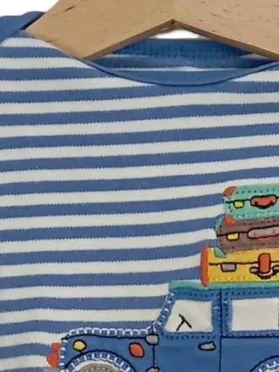 Joules Baby Langarmshirt Gr. 74 blau weiß gestreift Auto Applikation