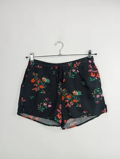 Q/S designed by Damen Shorts Blumenmuster Viskose Schwarz Gr. XS Sommer