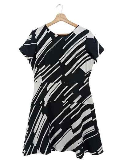 VINCE CAMUTO Damen Freizeitkleid Gr. 40/L Mehrfarbig Abstrakt Modern