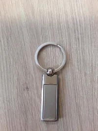 Coca-Cola Schlüsselanhänger Logo Silber Metall 8cm Modern Gebraucht 5