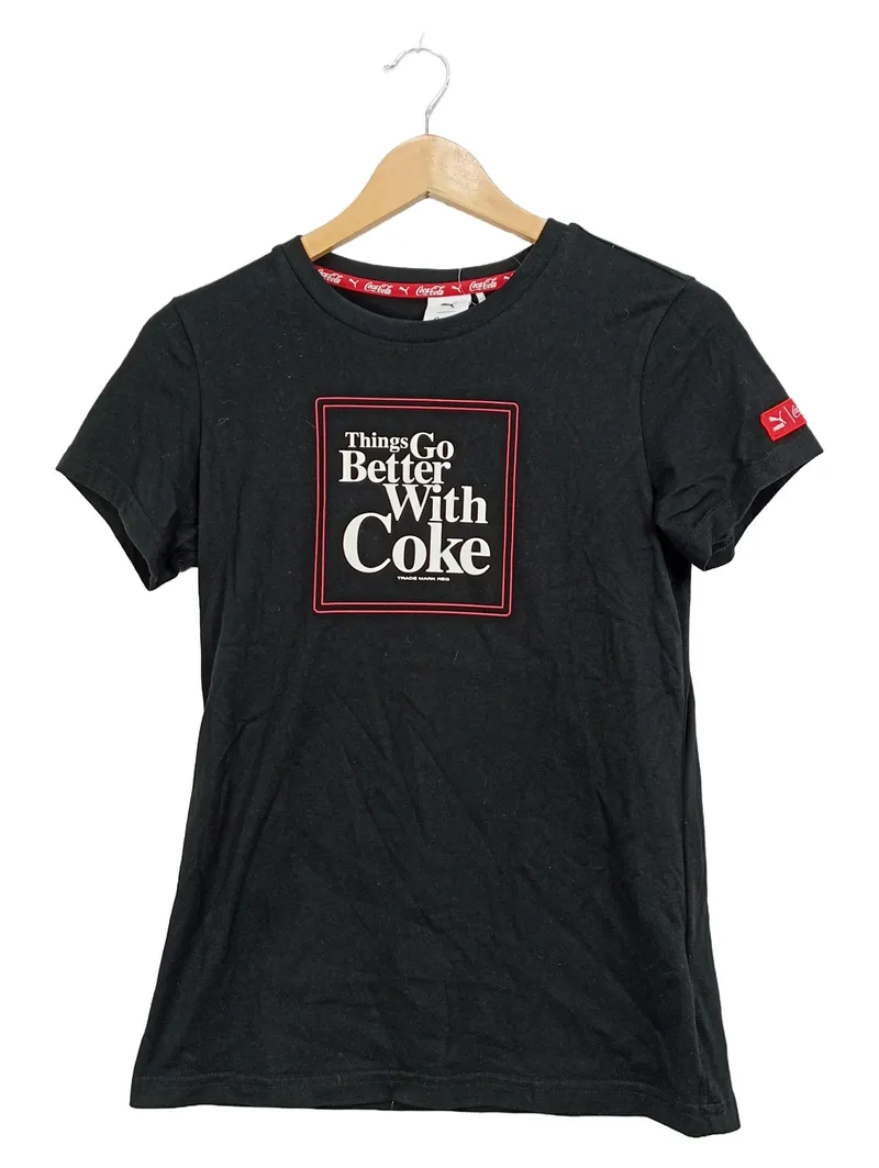 PUMA x Coca-Cola Damen T-Shirt Schwarz Gr. S Streetwear Print 1