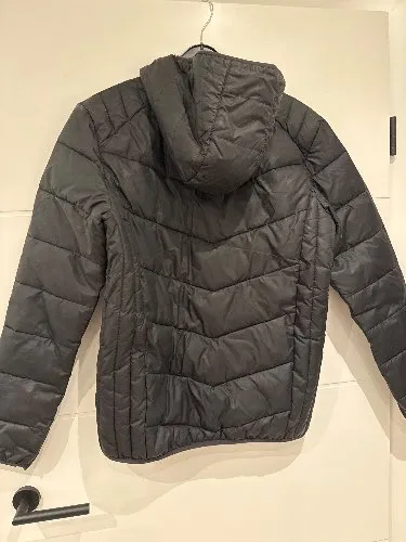 Ellesse Steppjacke Herren Gr. S Schwarz Kapuze Winterjacke Puffer