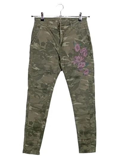 BLUE FIRE CO Damen Cargohose Camouflage Blumen W26/L30 Oliv Stretch