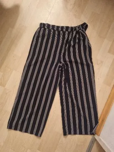 PIECES Damen Culotte Stoffhose Gestreift Schwarz Weiß Gr. L/40