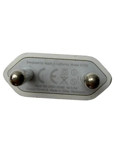 Apple A1300 USB Netzteil Ladegerät 5W EU Stecker Weiß Original
