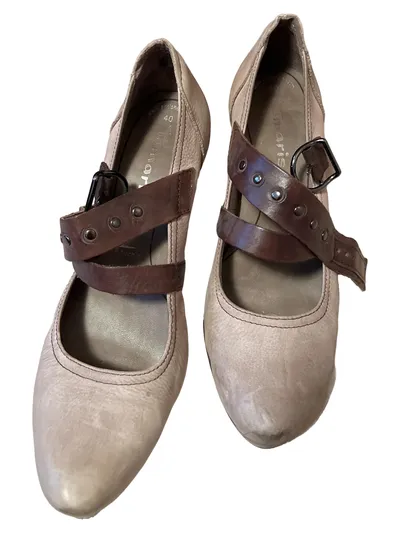 Tamaris Pumps Damen Leder Riemen Elegant Beige Schnalle Gr. 40