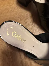 Gabor Damen Mules Pantoletten Lackleder schwarz Kette Gold Gr. 39 4