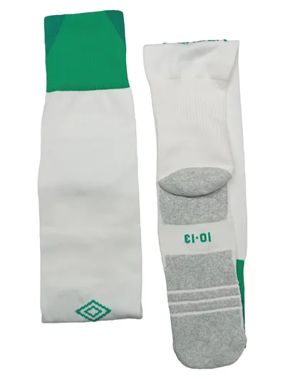 Umbro Fußball Stutzen Kniestrümpfe Weiß Grün Sport Gr. 10-13 NEU