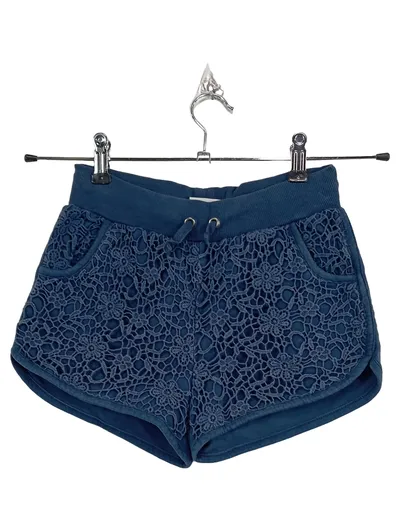 YIGGA Kinder Shorts Gr. 140 Blau Baumwolle Florales Muster Häkel-Akzente