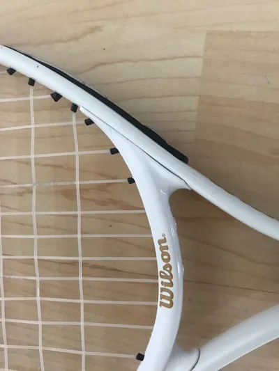 Wilson Federer Tennisschläger Weiß Sport Racket Griffspuren