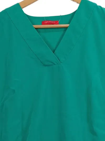 Laura Biagiotti Damen Top Seide Grün Gr. 42 Casual