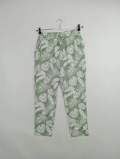 Hailys Damen Jogginghose M Grün Tropisches Muster Freizeit Hose