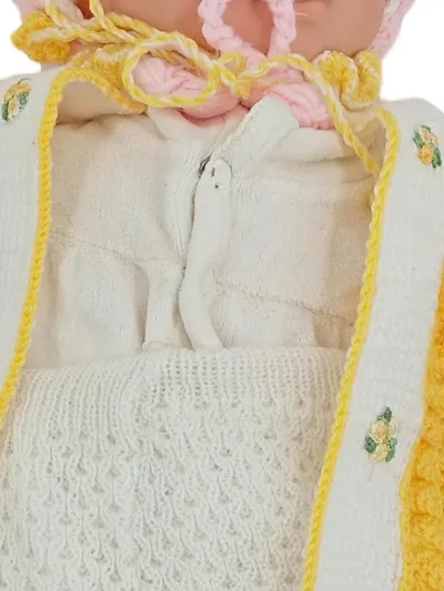 Babypuppe Mädchen 55cm mit Strickkleidung Schnuller Vintage Puppe
