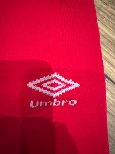 Umbro Fußball Stutzen Rot Gr. 38 Sportsocken Herren Strümpfe