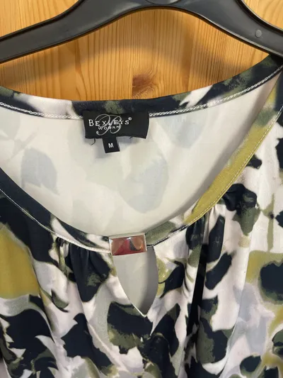 Bexleys Woman Bluse Langarm Blumenmuster Gr. M Mehrfarbig Grün