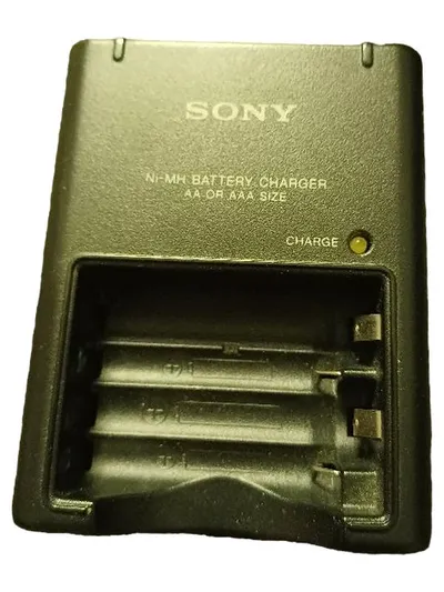 Sony BC-CS2B Ni-MH Akku Ladegerät für AA AAA Batterien Schwarz