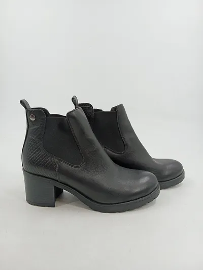 Lasocki Damen Chelsea Boots Leder Schwarz Gr. 40