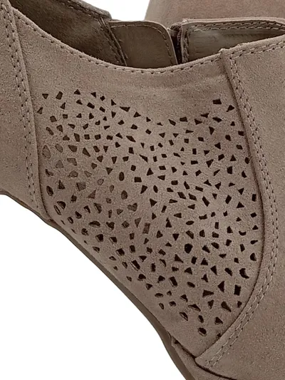 Jane Klain Damen Stiefelette Gr. 38 Beige Plateau Absatz Lochmuster