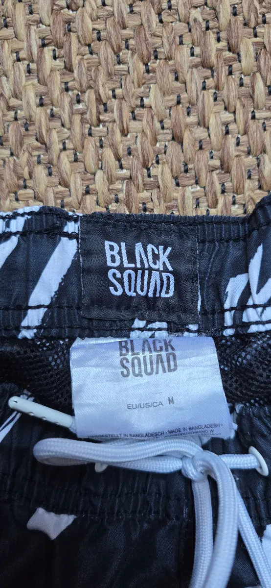 Black Squad Herren Badeshorts S Schwarz Streetwear mit Loyalty Schriftzug 6