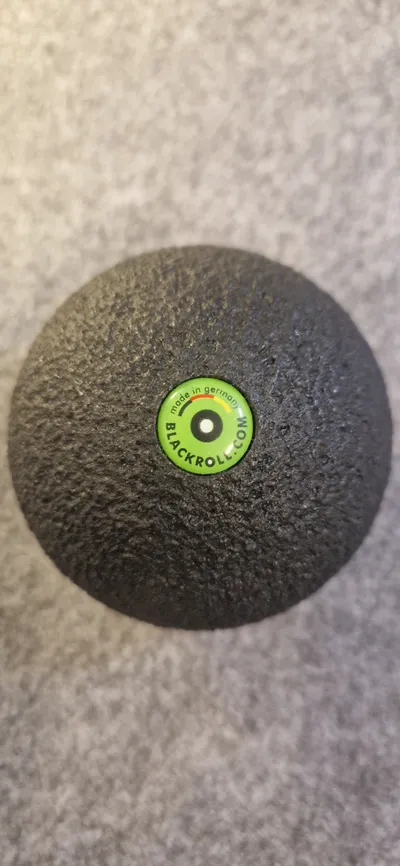 Blackroll Massageball Schwarz 9 cm Faszienball Made in Germany