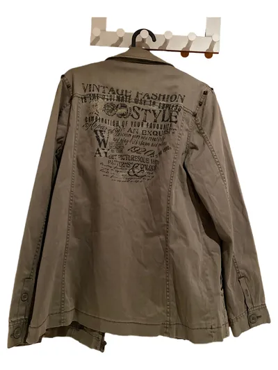 Zabaione Steppjacke Damen Oliv Gr. 36/S Baumwolle Nieten Schriftzug Casual