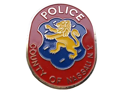 Nassau County Police Department N.Y. Anstecknadel Pin Löwe Abzeichen Metall