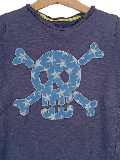 Mini Boden Kinder T-Shirt Gr. 104 Totenkopf Sterne Blau Baumwolle