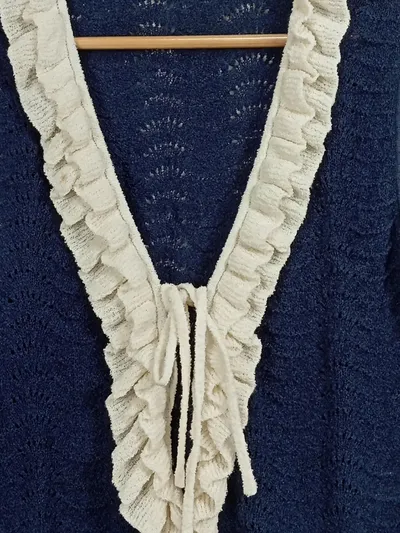 ZARA Damen Pullunder Strickweste Rüschen Gr. 38 Blau Lochmuster