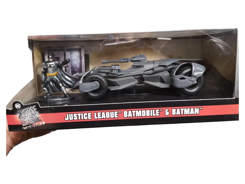 Dickie Toys Batmobile & Batman Figur Set Justice League Actionfigur 1