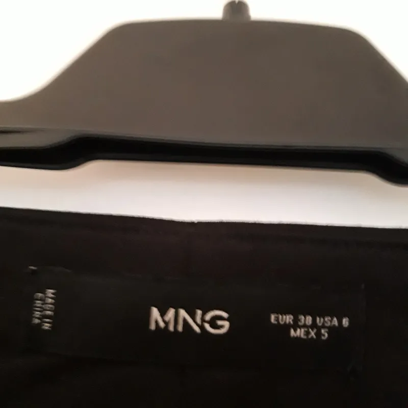 MANGO Stoffhose Damen Gr. 38 Schwarz Goldene Knöpfe Elegant Business 2