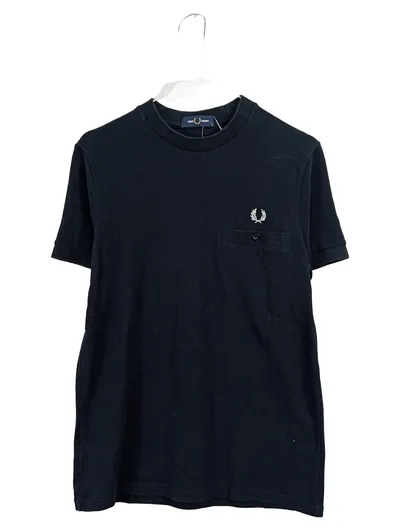 Fred Perry Herren T-Shirt Schwarz Brusttasche Logo Gr. S Baumwolle