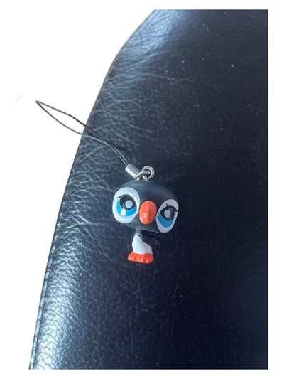 Hasbro Pinguin Charmant Dekoanhänger Kunststoff Schwarz 3,5cm