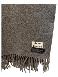 Acne Studios Schal Grau Schurwolle Virgin Wool Fransen 182x67cm Italien 4