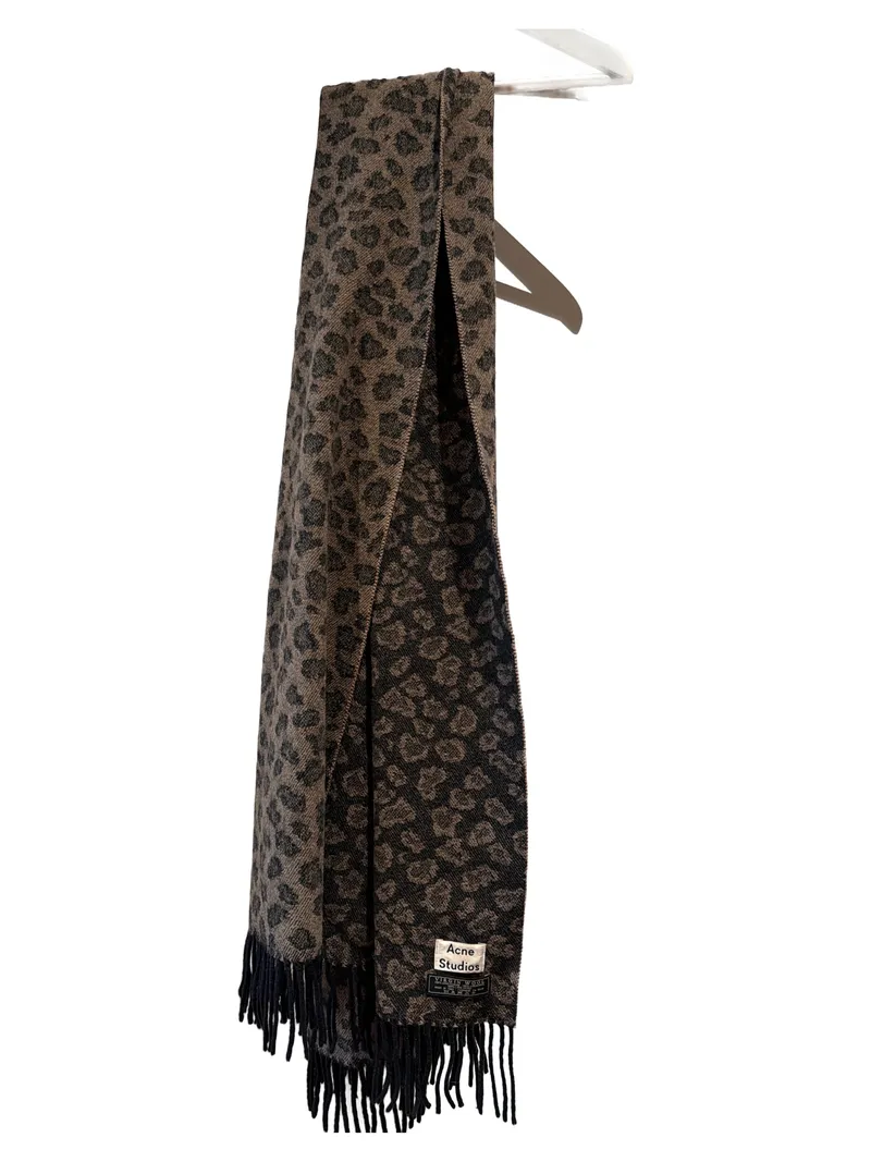 ACNE STUDIOS Schal Leopardenmuster 100% Schurwolle Braun Fransen 2