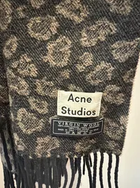 ACNE STUDIOS Schal Leopardenmuster 100% Schurwolle Braun Fransen 5