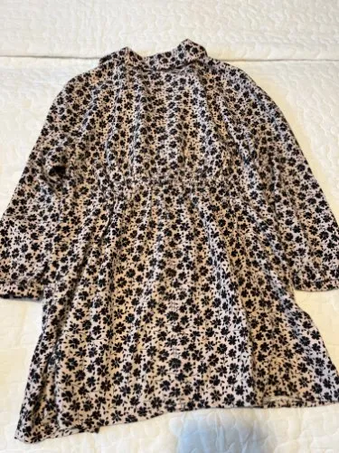 ZARA Mädchen Bluse Gr. 122 Blumenmuster Beige Schwarz Langarm