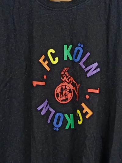 Hummel 1. FC Köln Fanshirt Herren XL Pride Rainbow Schwarz T-Shirt