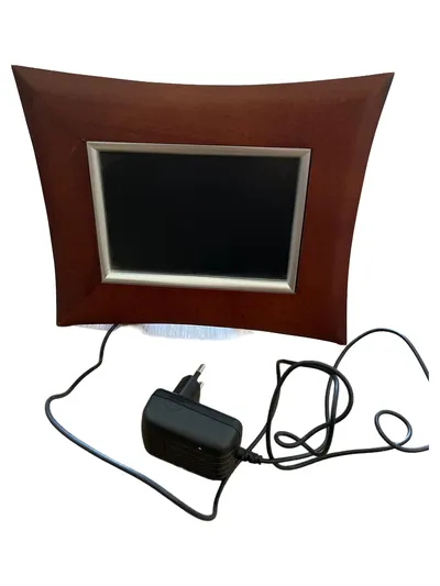 Aiptek P7T2 Digitaler Bilderrahmen 7 Zoll Holz Braun SD USB