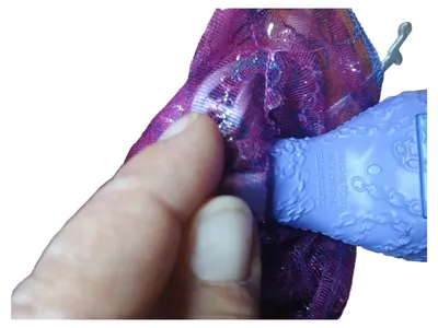 Mattel Monster High Kiyomi Haunterly Ankleidepuppe Lila Applikationen Glitzer