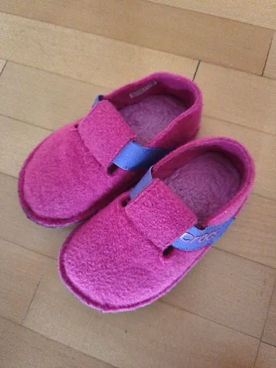 Crocs Kinder Hausschuhe Filz Pink Gr. 26 Classic Slipper Warm