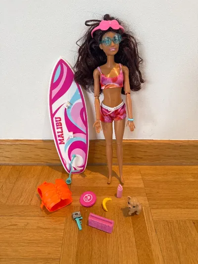 Barbie Malibu Surferin Puppe 30cm Zubehör Spielfigur Mehrfarbig