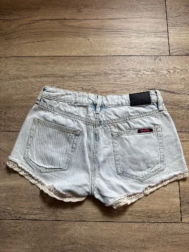 Superdry Damen Jeans Shorts W26 Hellblau Spitze Denim Hotpants