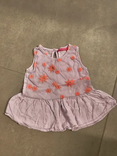 Young Dimension Mädchen Kleid Sommerkleid Gr. 98 Lila Blumen Stickerei Tunika