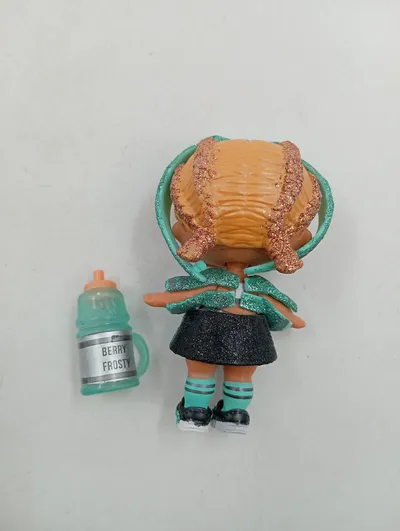 L.O.L. Surprise! Spielfigur Mädchen Grün mit Flasche Berry Frosty 8 cm