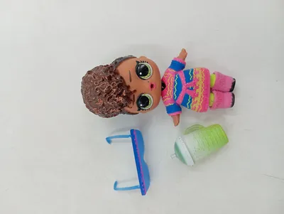 L.O.L. Surprise! Ankleidepuppe Figur mit Zubehör Brille Becher Mehrfarbig