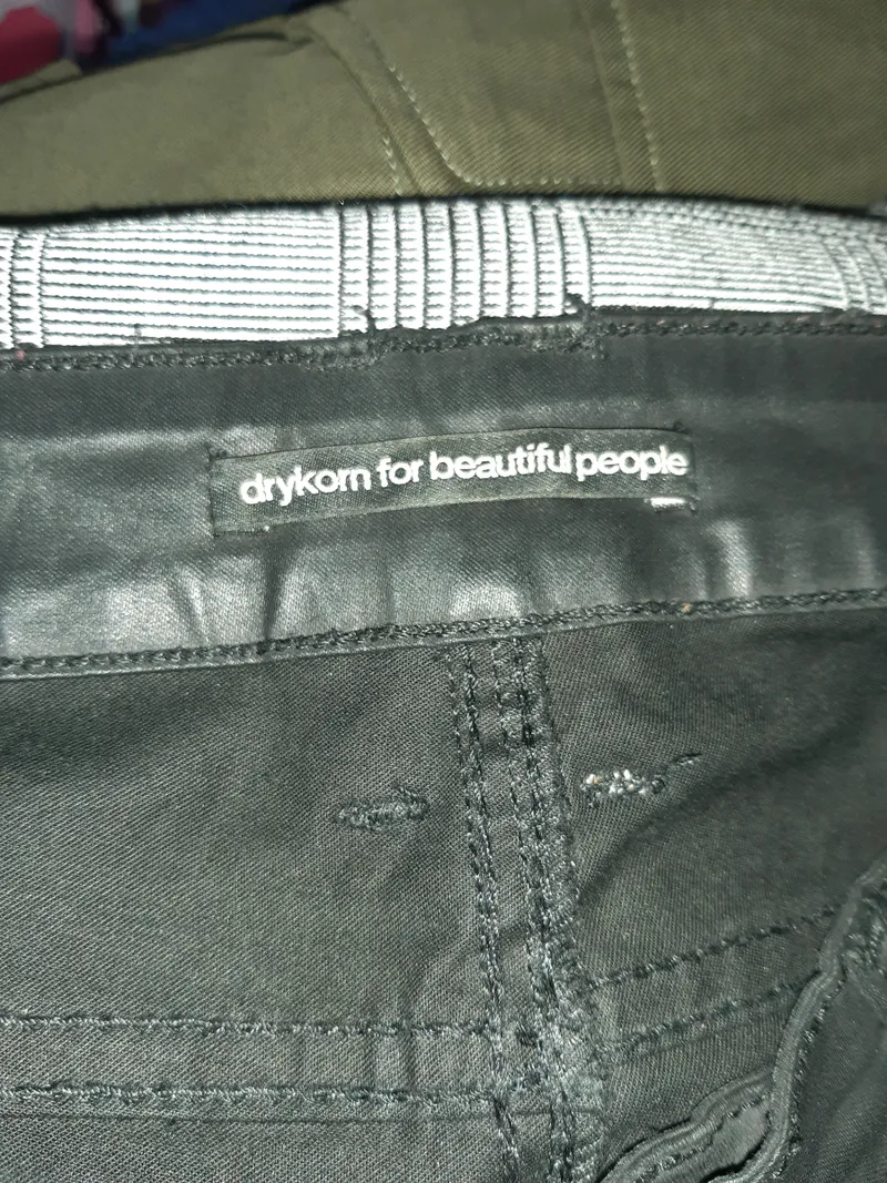 DRYKORN Cargohose Damen Schwarz Gr. 42 W33 Beschichtet 3