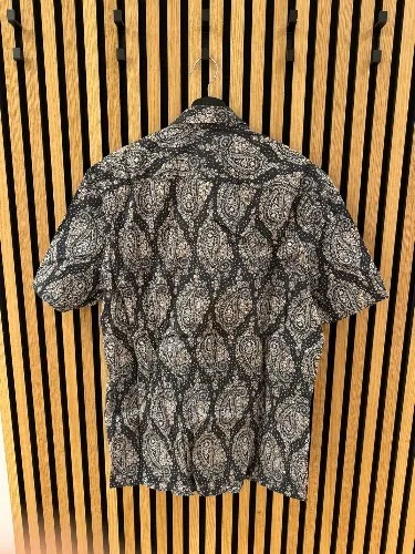 ASOS Herren Freizeithemd Gr. 52 XL Schwarz Paisley Muster Kurzarm