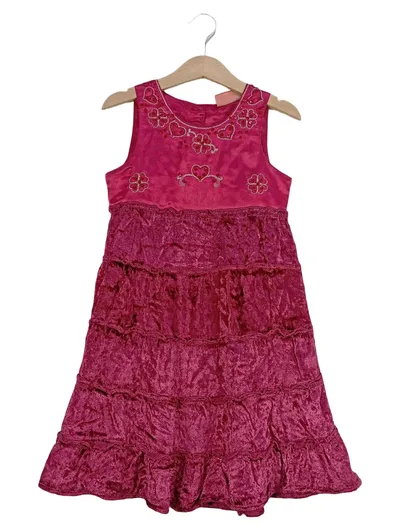 OUTFIT festliches Kleid Kinder Gr. 98, 104 Pink Herz-Applikationen