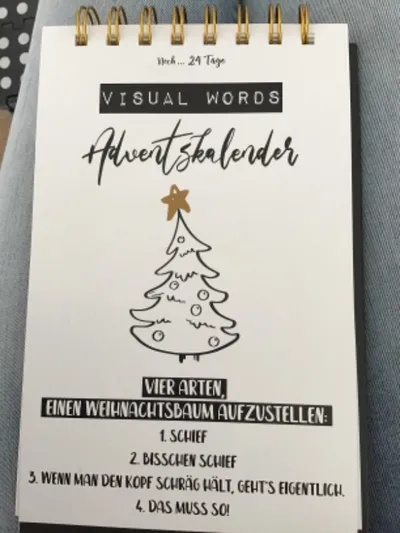 Korsch Verlag Adventskalender Visual Words Baum Schriftzug Schwarz 13x20cm