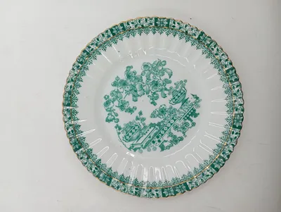 Tuppack Wandteller Porzellan China Grün Blumen Dekor Goldrand 19 cm Klassisch